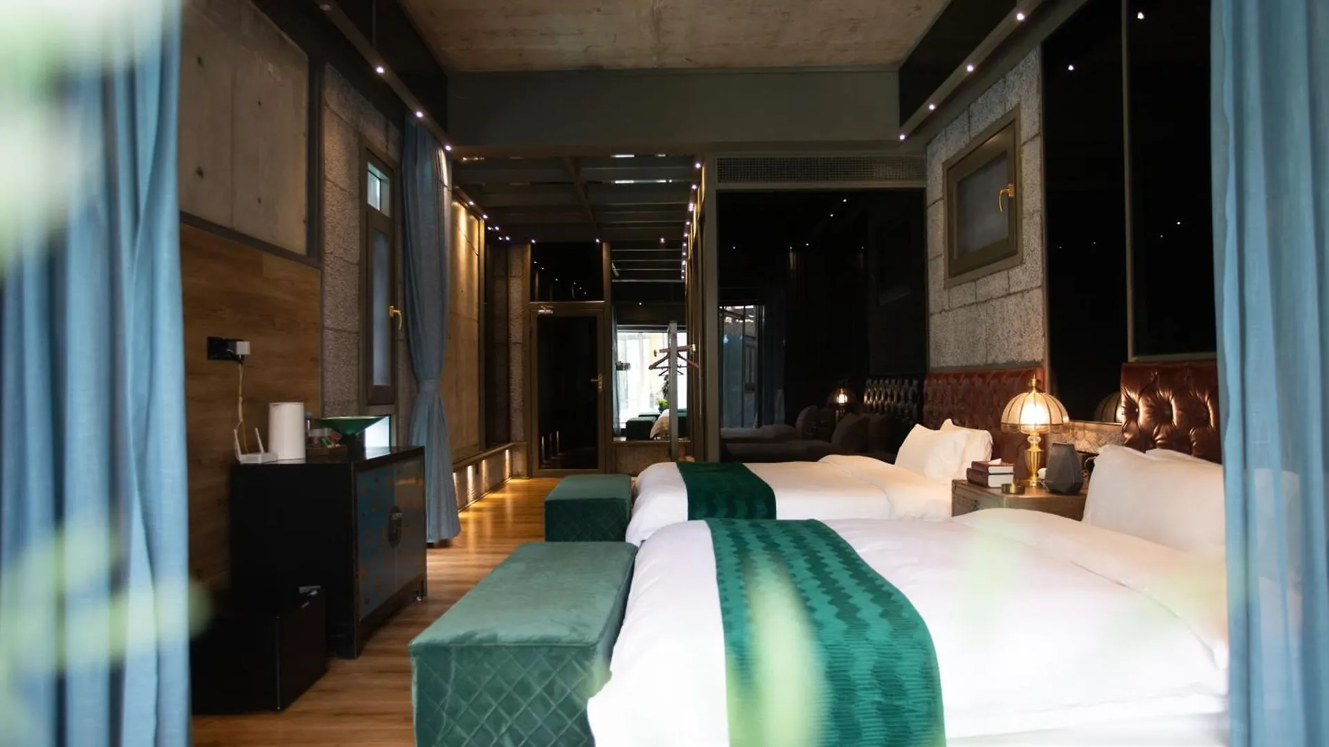 Sanya Yalong Bay Danqiu Castle Manor Hotel